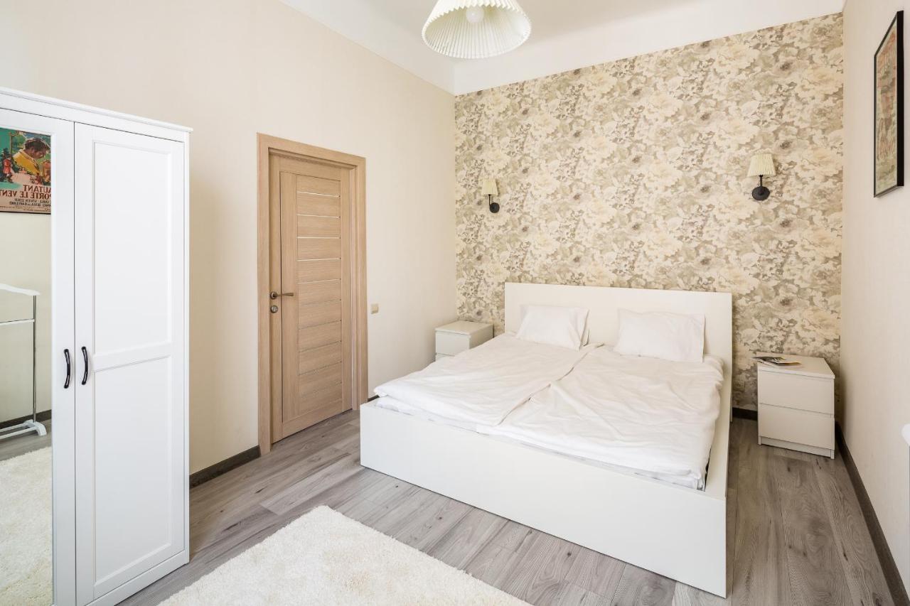 #1 Apartment Lviv Eksteriør billede